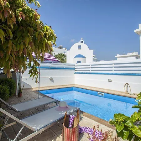 “imagine Renting Your Own 5 Star Villa” 37