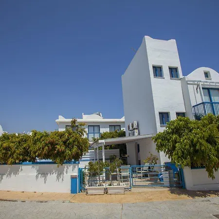 “imagine Renting Your Own 5 Star Villa” 37
